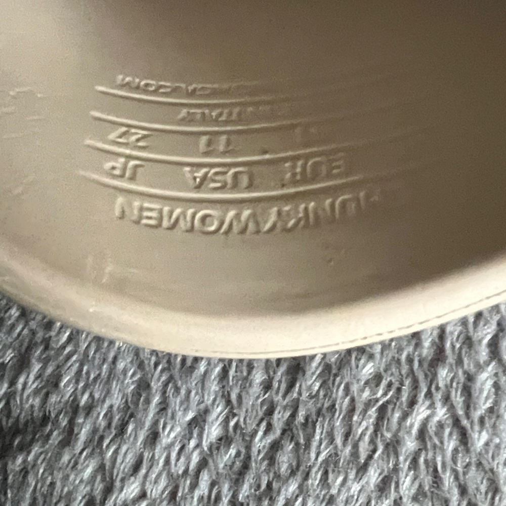 Balenciaga Tan Slide Sandals $56 size 11 *run small - Picture 4 of 4